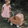 OlliElla-Puppenwagen-rattan-strolly-03
