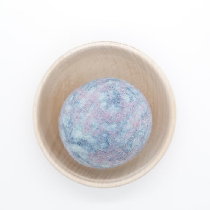 Filges-Filzball-mittel-mit-Glocke-blau-02