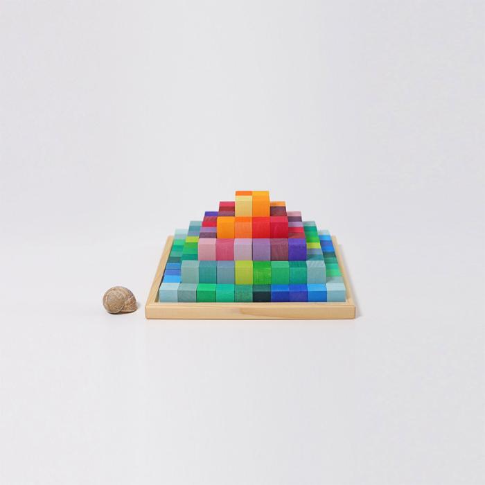 Grimms-kleine-Stufenpyramide-02