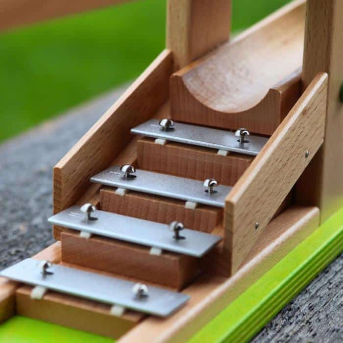 Beck-Holzspielwaren-Klappen-Kugelbahn-05.jpg
